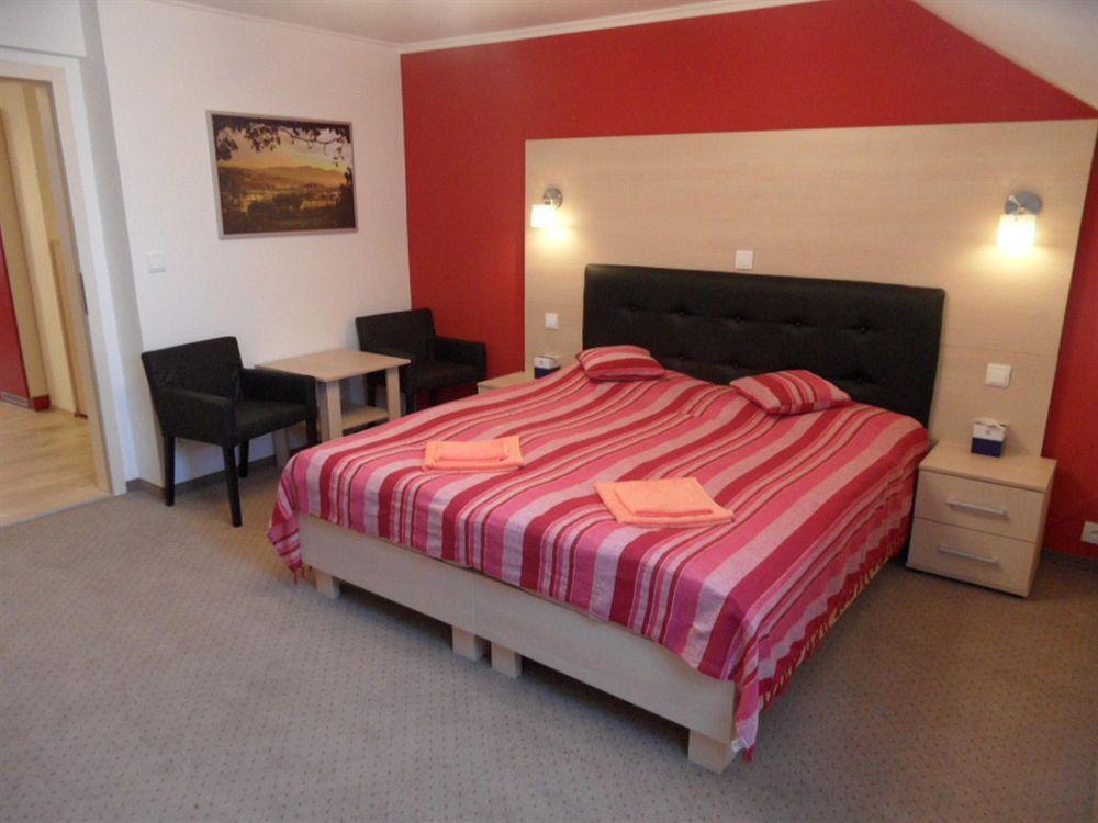 Apartments Verona Karlowe Wary Zewnętrze zdjęcie